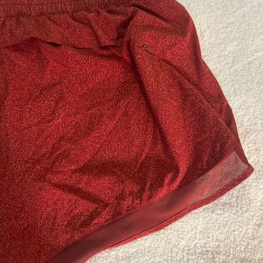 Athleta Mesh Racer Run Shorts Rust Red Speckled Size M - Picture 5 of 10